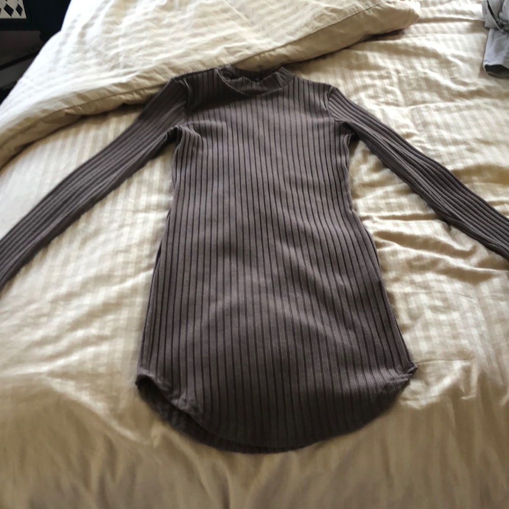 Long sleeve brown dress.